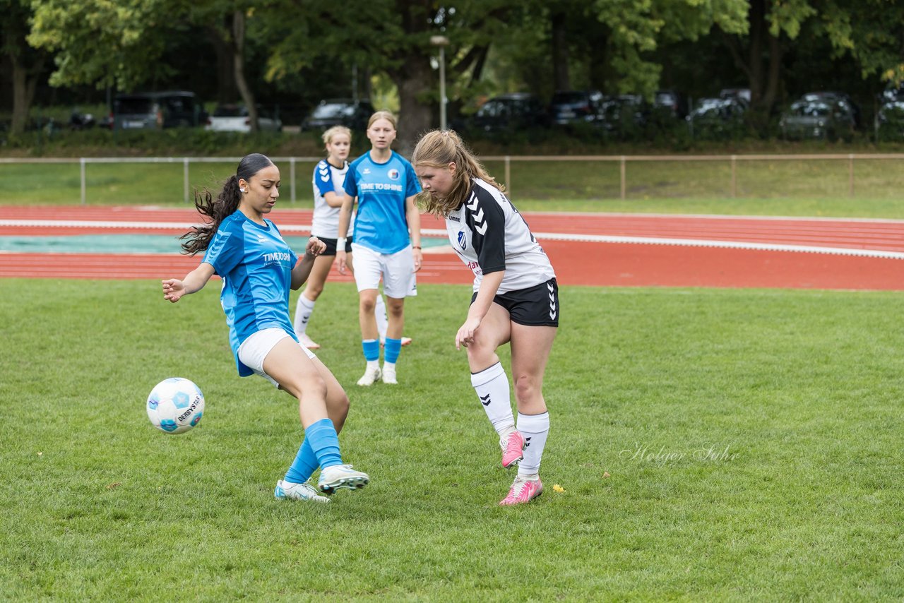 Bild 387 - wBJ VfL Pinneberg - Germania Schnelsen : Ergebnis: 15:1